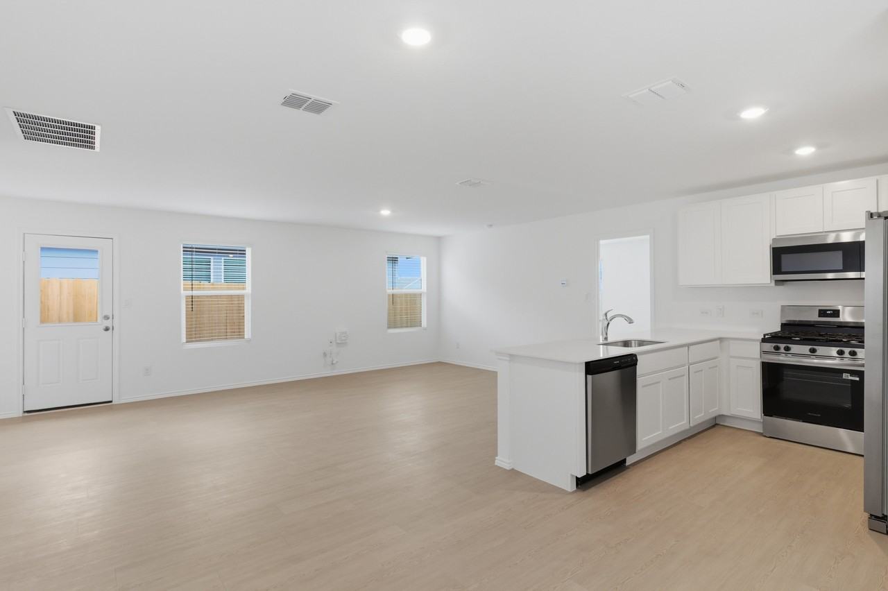 596 Sormonne Loop #596 - Photo 6 of 22