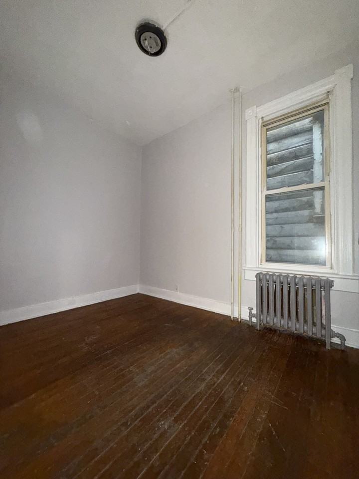 380 Orange St #1 - Photo 7 of 9