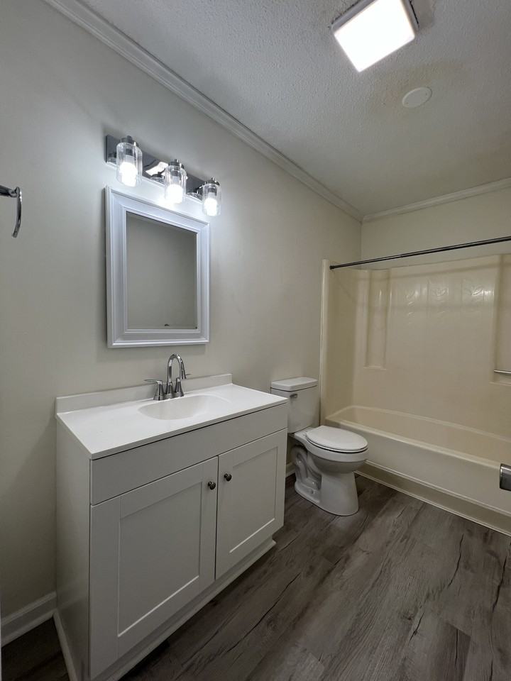 504 New River Center Rd #B - Photo 7 of 12