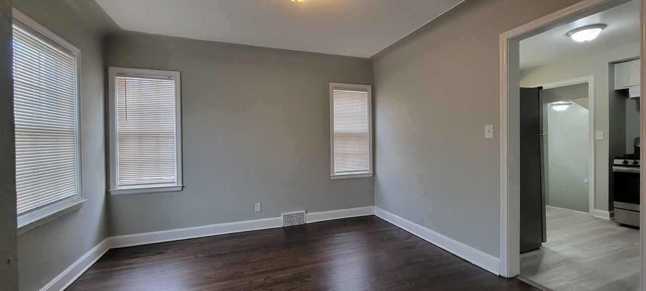 9901 Yorkshire Road - Photo 3 of 25