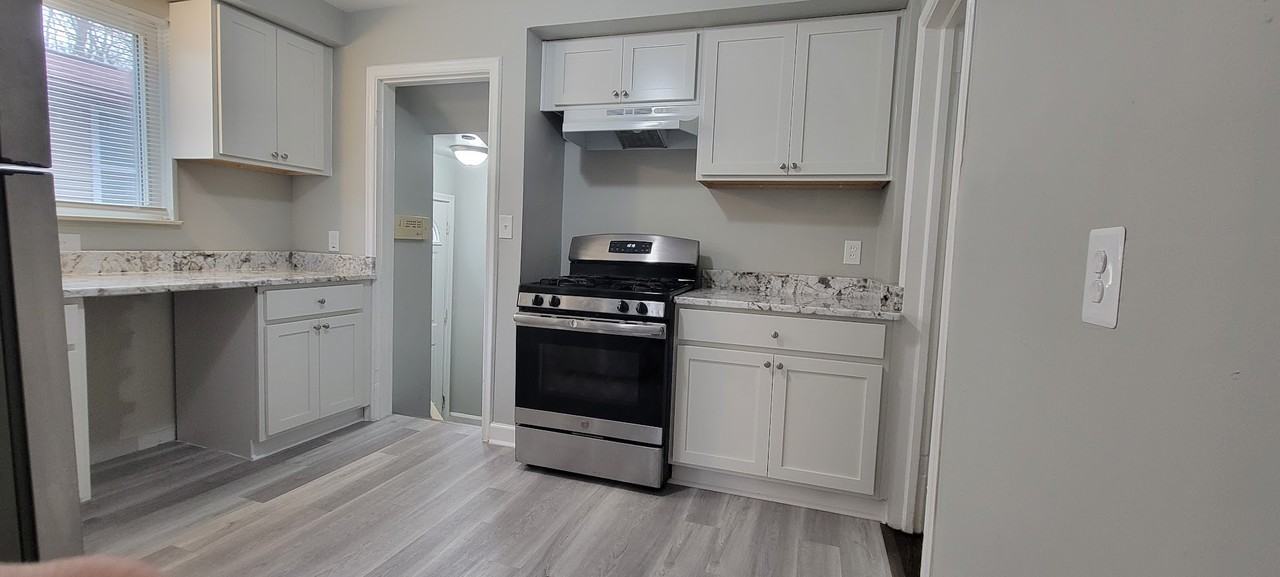 9901 Yorkshire Road - Photo 7 of 25