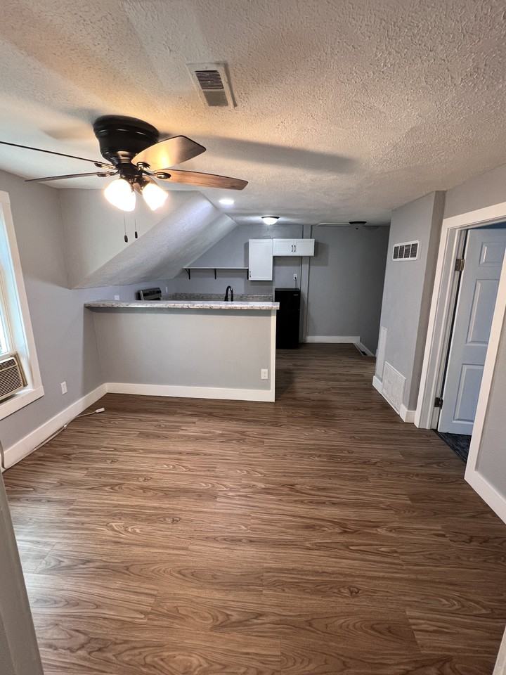 514 Pleasant St #2 - Photo 3 of 13