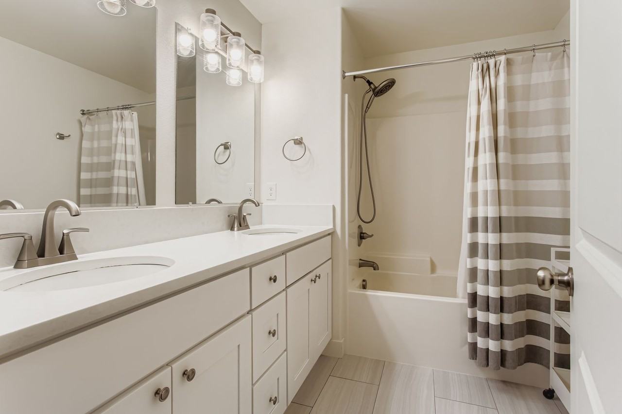 3771 Southeast 43rd Avenue #1 - Photo 5 of 10