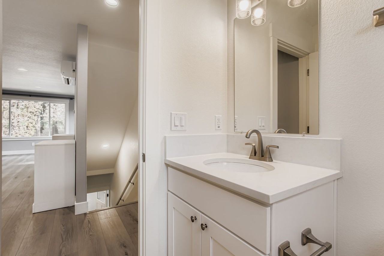 3771 Southeast 43rd Avenue #1 - Photo 6 of 10