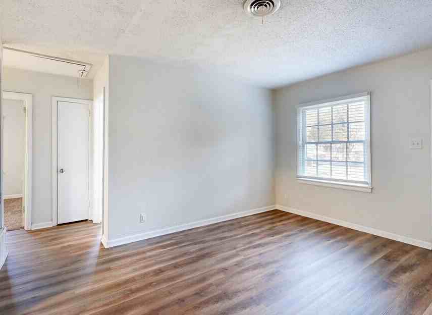 1601 1601 Neshota DrUnit 95 #95 - Photo 2 of 16