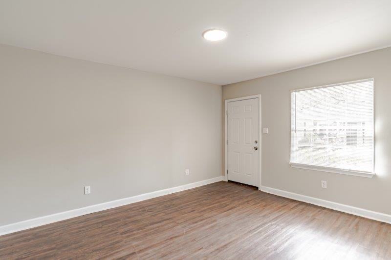 1601 1601 Neshota DrUnit 95 #95 - Photo 4 of 16