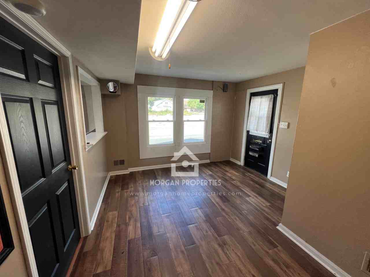 917 East 8th Street #1 - Photo 3 of 10