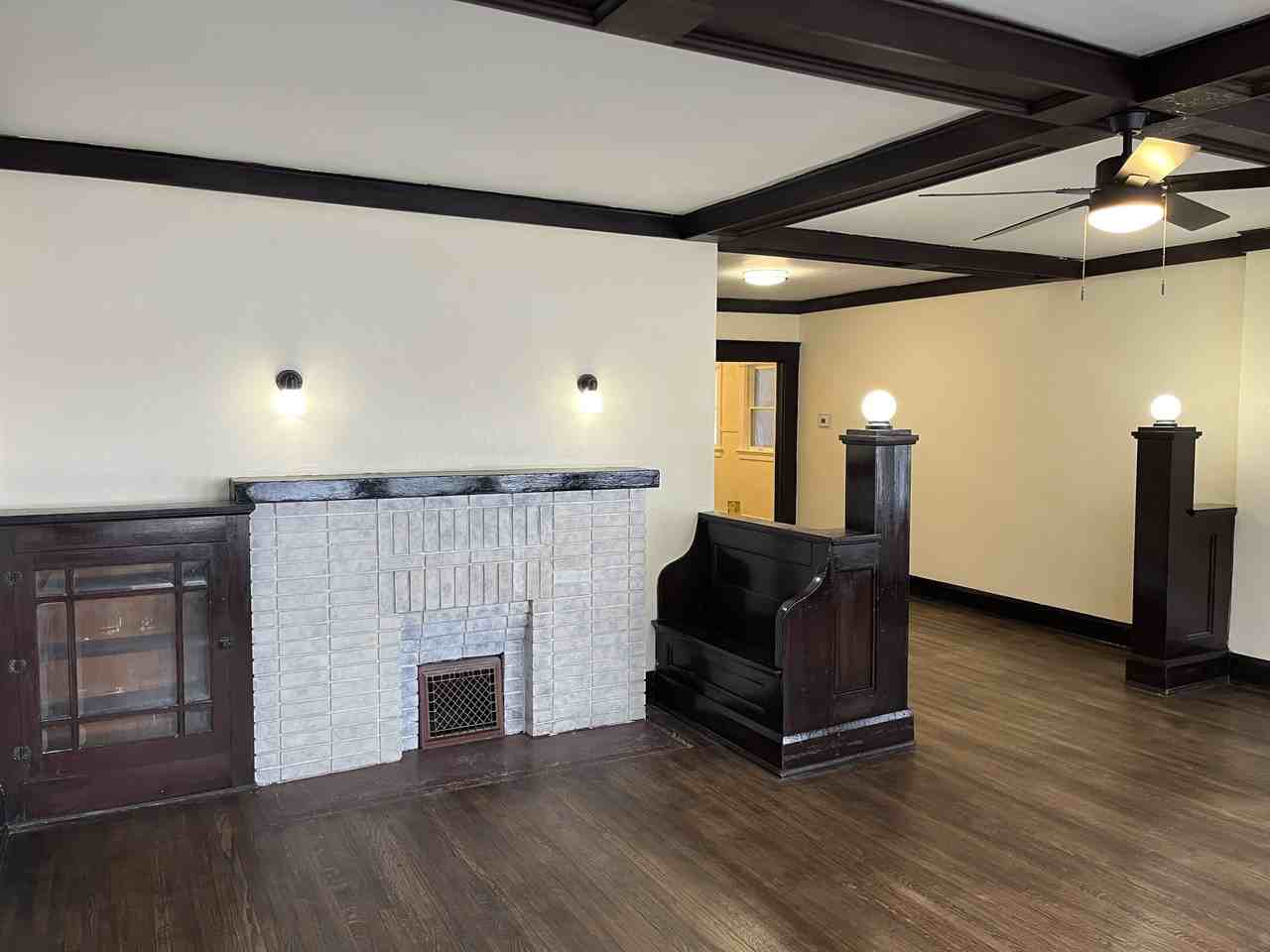 2132 Broadway - Photo 3 of 12