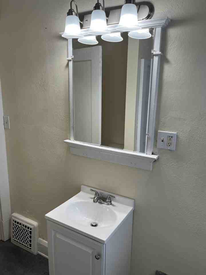 2132 Broadway - Photo 6 of 12