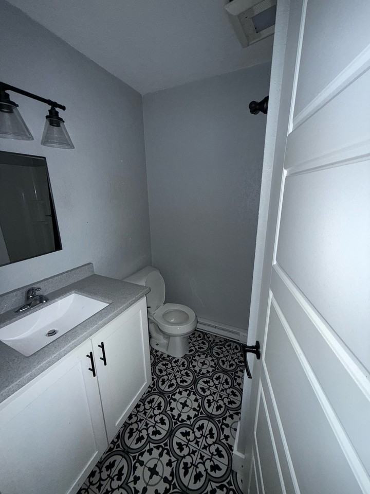 280 West 17th Street #26 - Photo 6 of 7