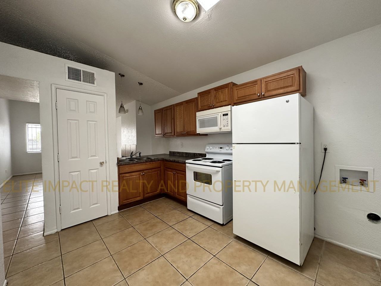 423 East Thoroughbred Street #0 - Photo 5 of 10