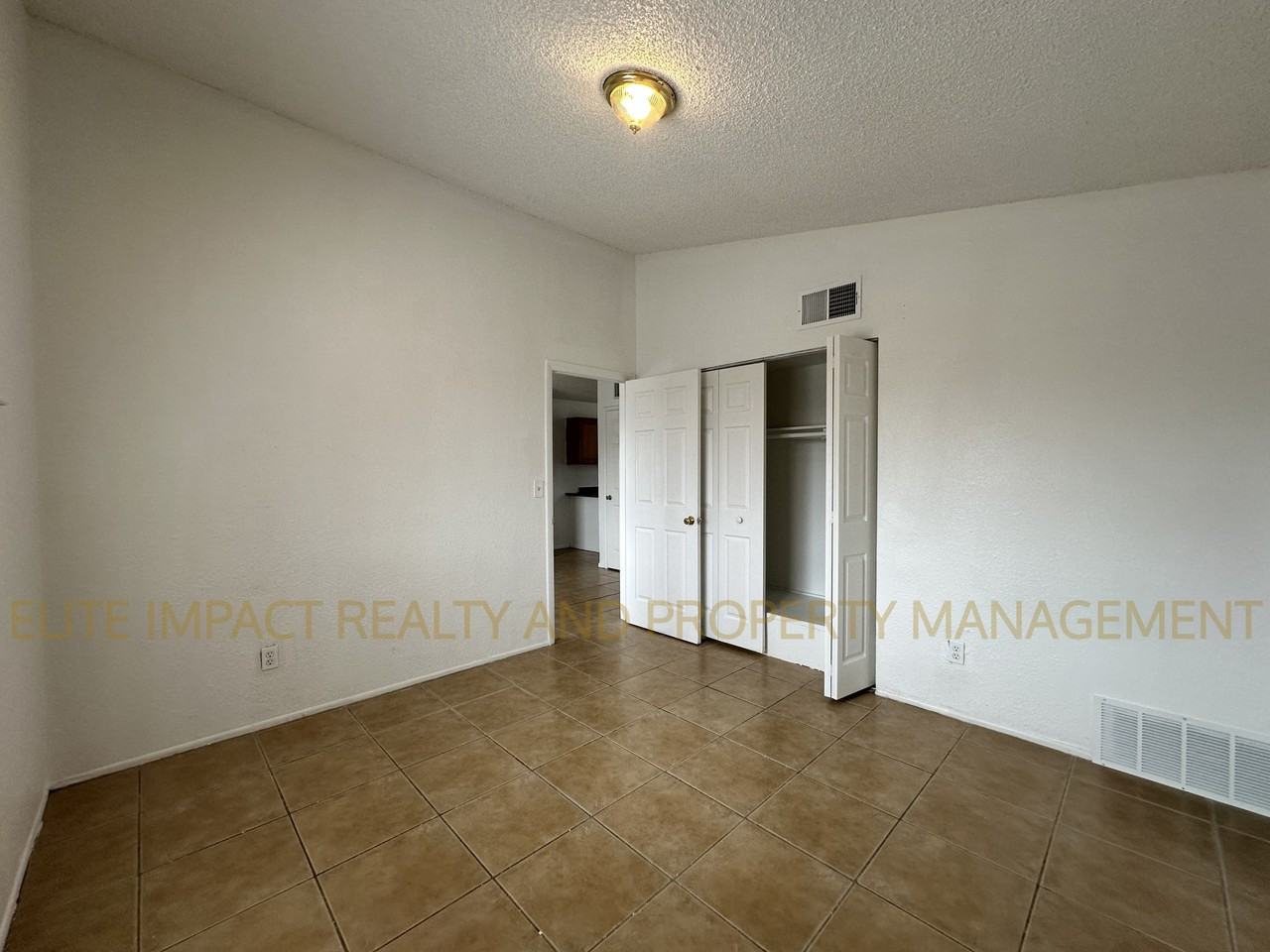 423 East Thoroughbred Street #0 - Photo 6 of 10