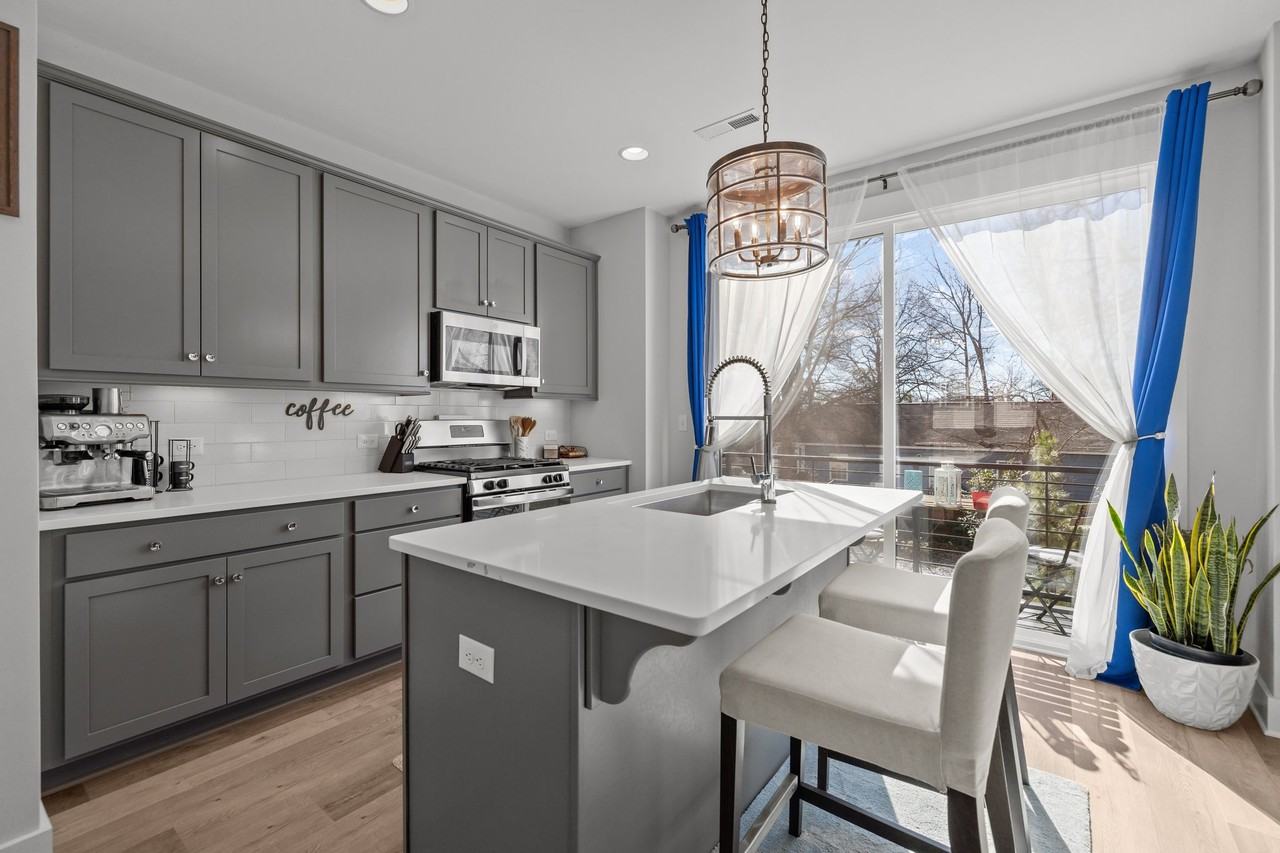 644 West End Drive #1 - Photo 4 of 34