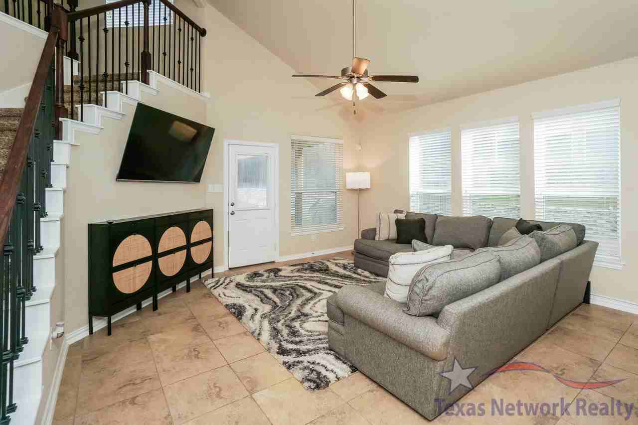 7611 Presidio Hvn #1 - Photo 5 of 28