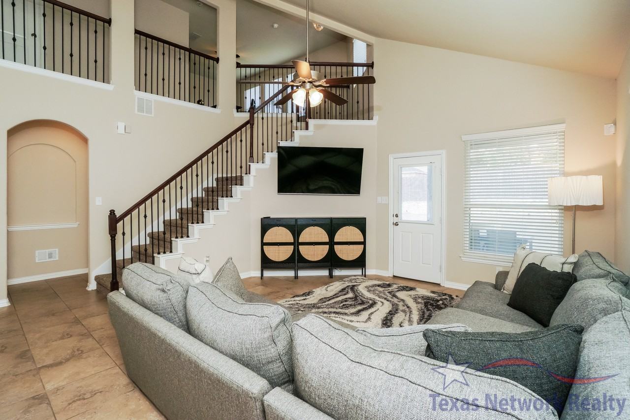 7611 Presidio Hvn #1 - Photo 6 of 28
