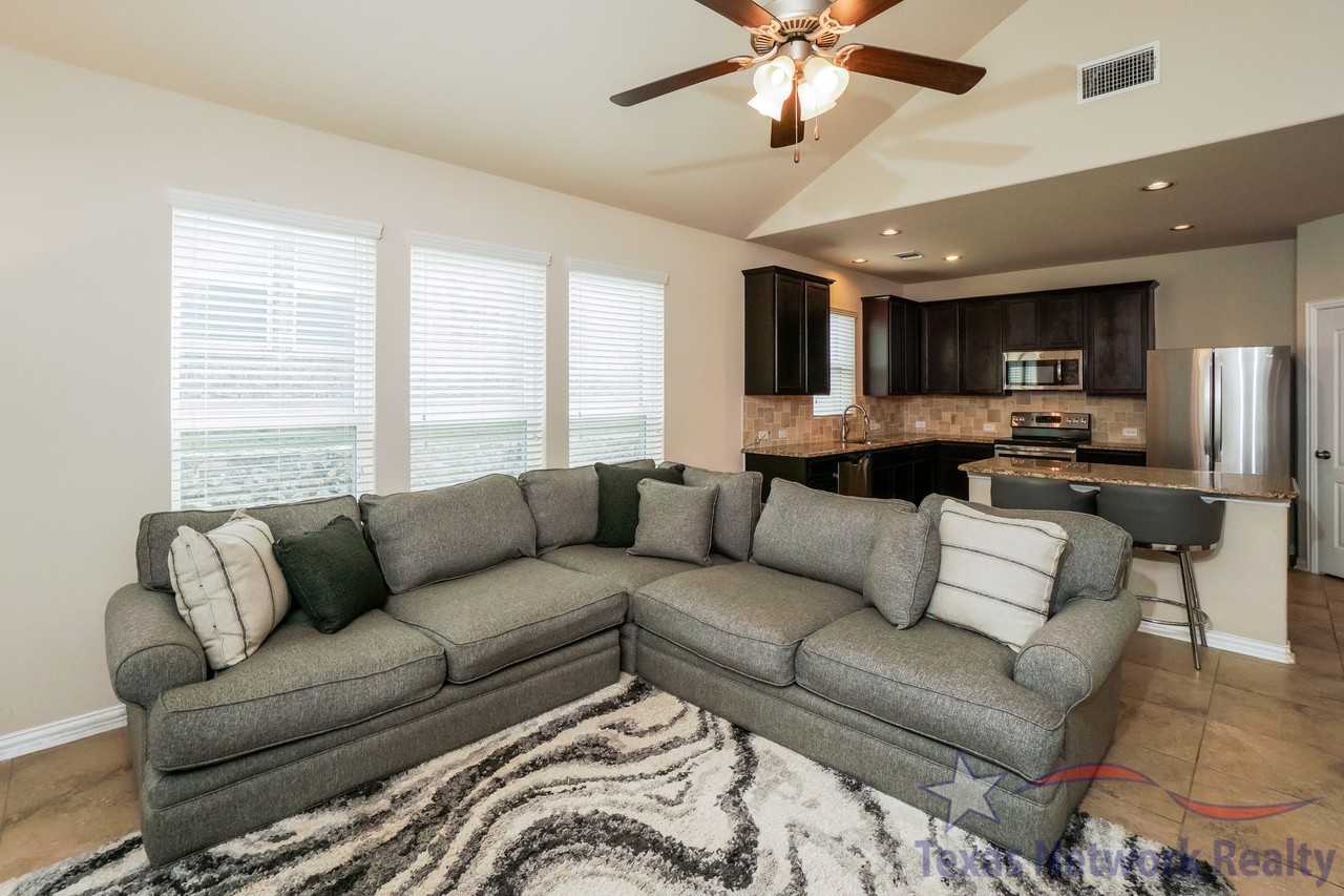 7611 Presidio Hvn #1 - Photo 7 of 28
