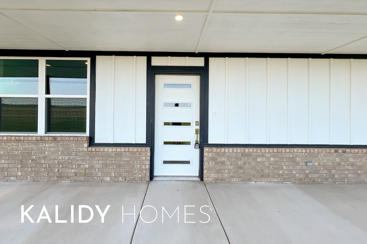 12624 E Hefner Rd #1 - Photo 2 of 36