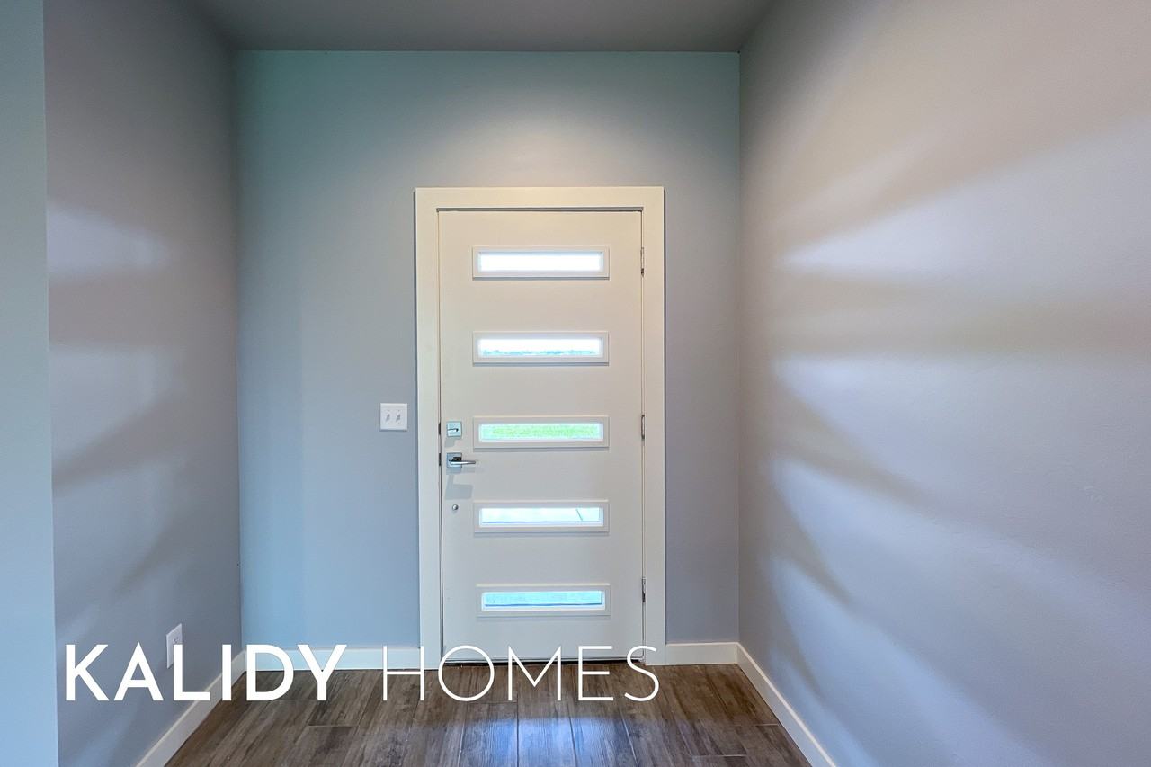 12624 E Hefner Rd #1 - Photo 3 of 36