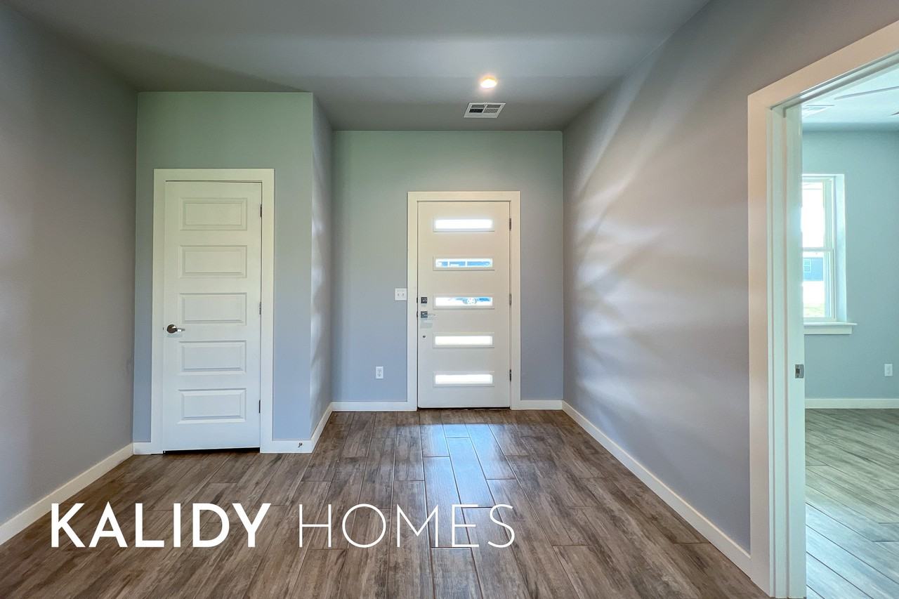 213 Olde Mill Ct #1 - Photo 3 of 35