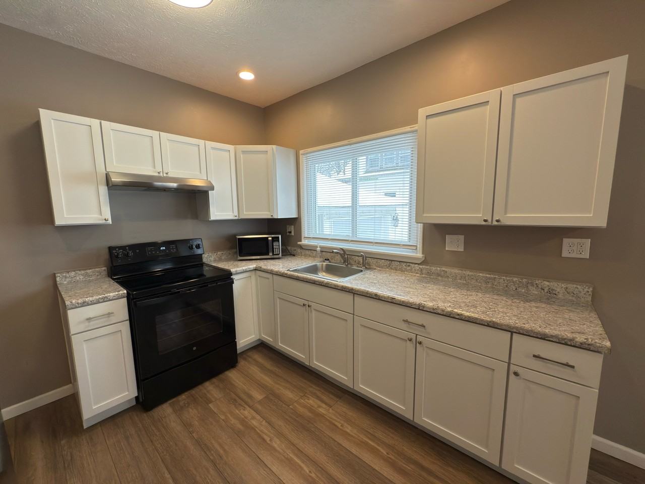 603 North Columbia Street #1 - Photo 4 of 13