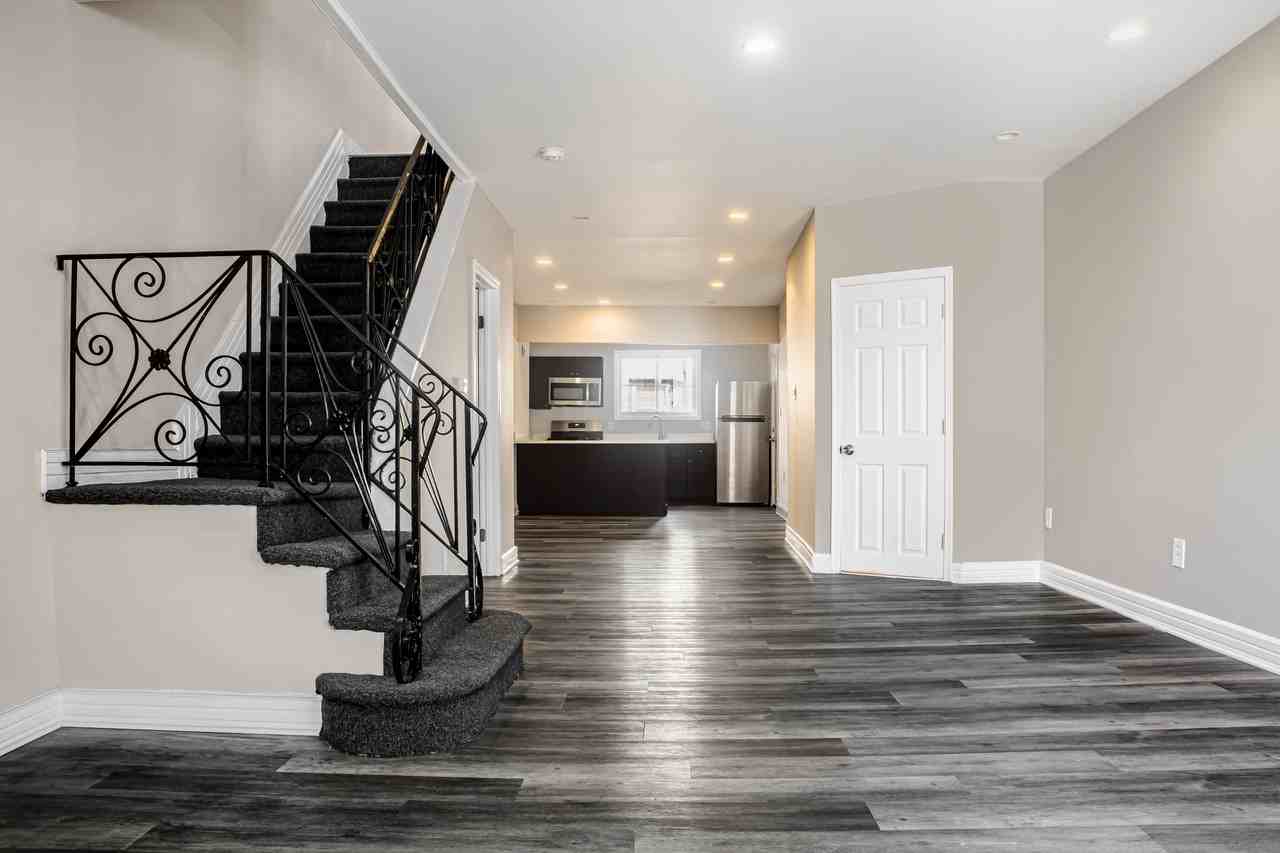 2137 Mifflin St #1 - Photo 5 of 22