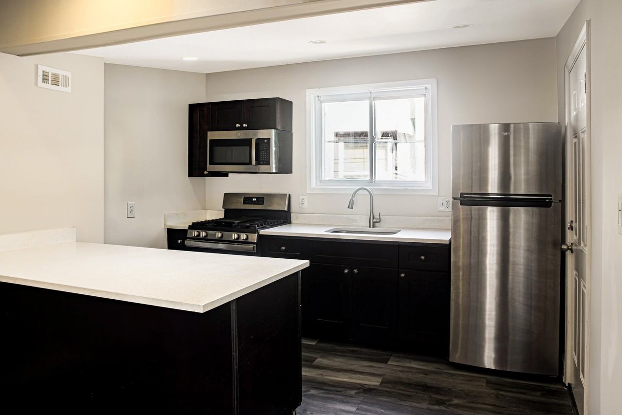 2137 Mifflin St #1 - Photo 6 of 22