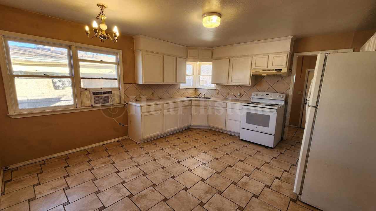 1012 East Brazos Street #1 - Photo 5 of 21