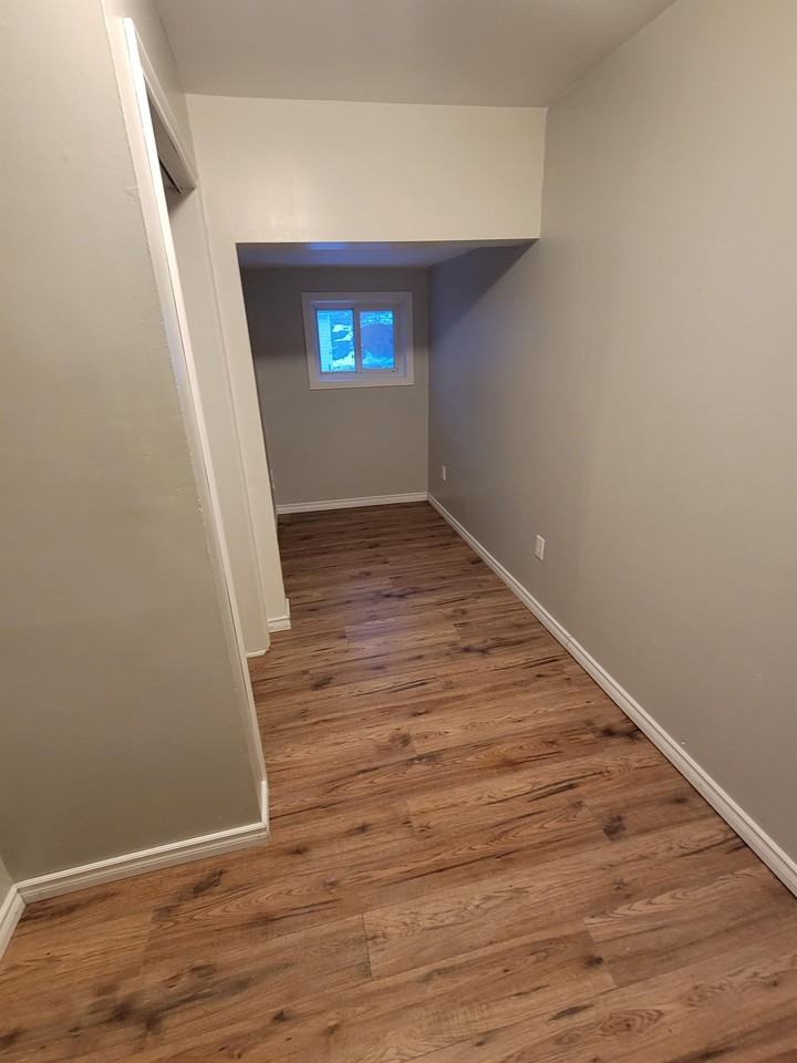 242 Leslie Street #2 - Photo 5 of 8