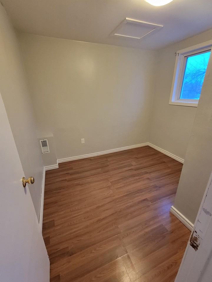 242 Leslie Street #2 - Photo 7 of 8