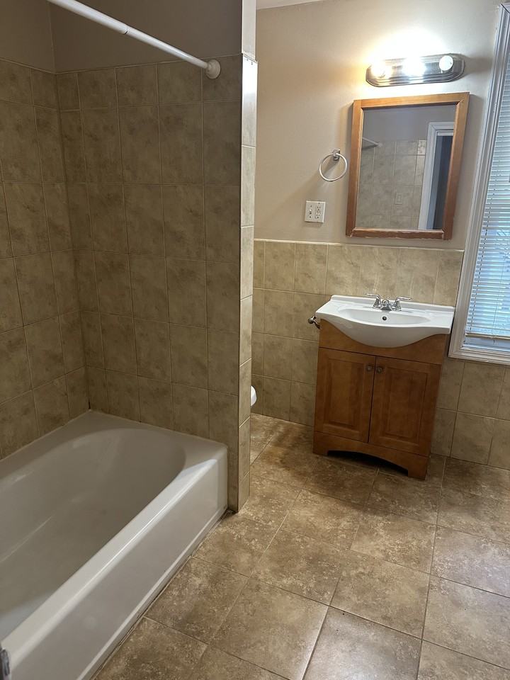 29 Handy Street #1 - Photo 5 of 12