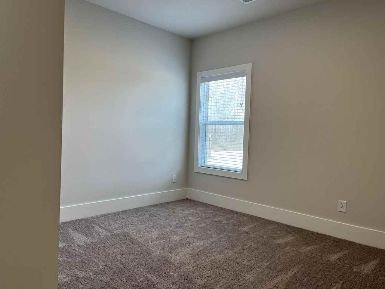 154 Fernhill Drive #1 - Photo 5 of 12