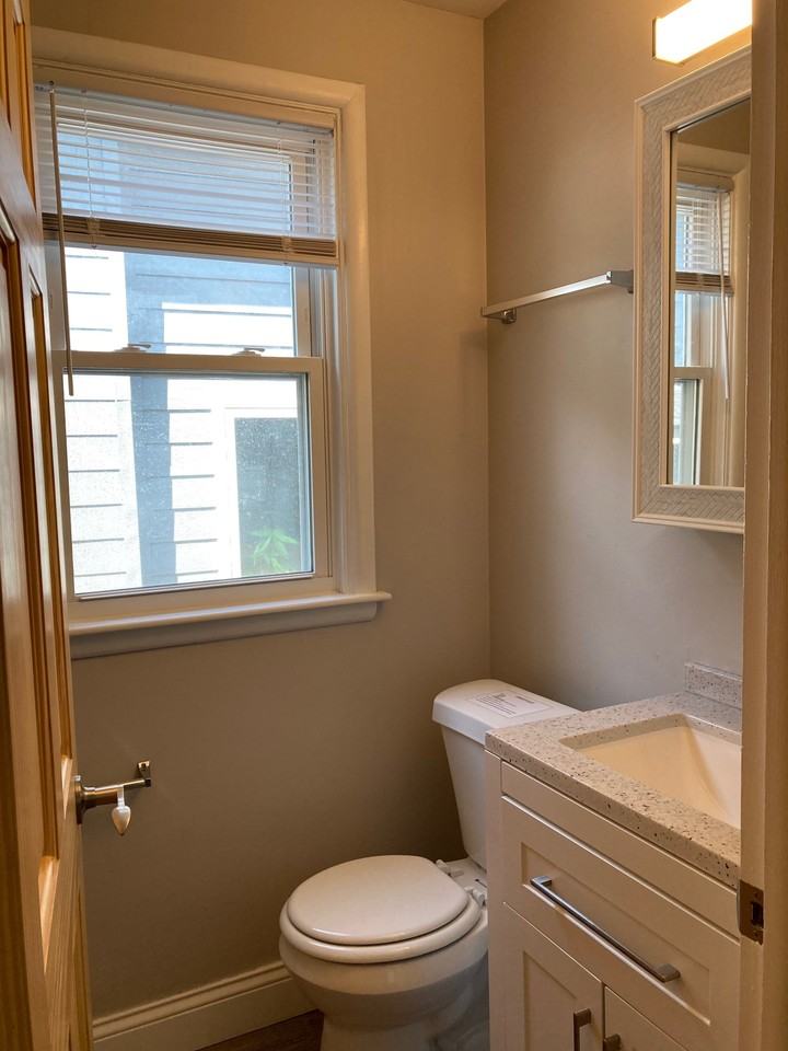 311 East Madison Street #1 - Photo 5 of 6