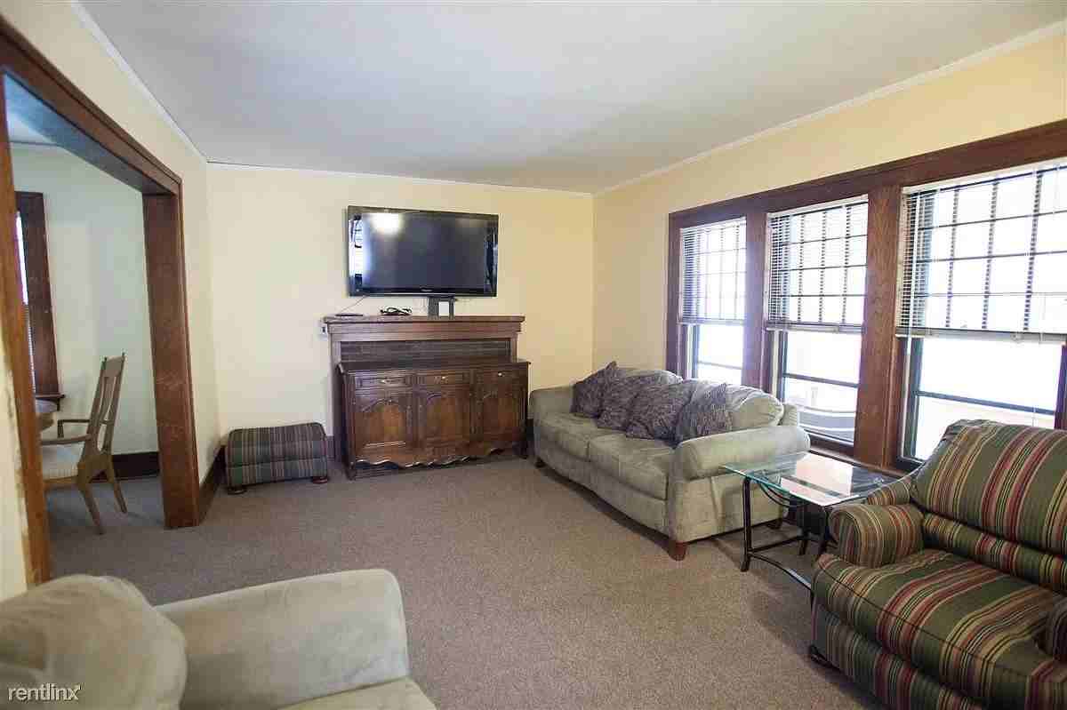 910 Dewey Avenue #1 - Photo 4 of 11