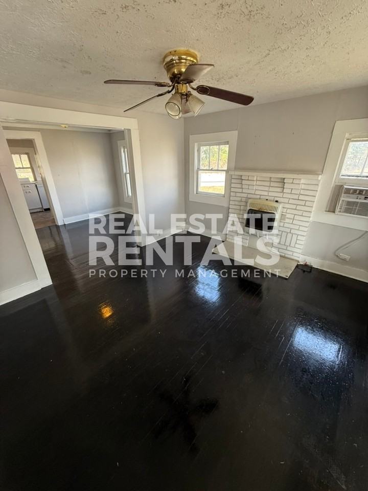 205 Fourth Street Southwest #1 - Photo 2 of 9