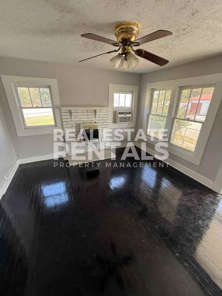 205 Fourth Street Southwest #1 - Photo 3 of 9