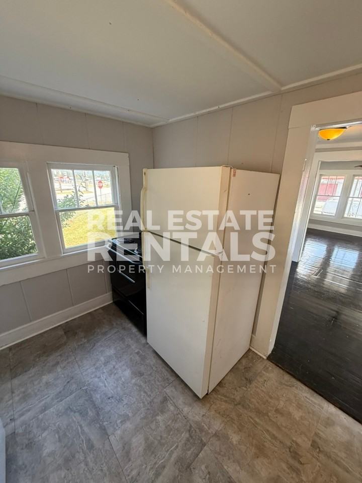 205 Fourth Street Southwest #1 - Photo 6 of 9