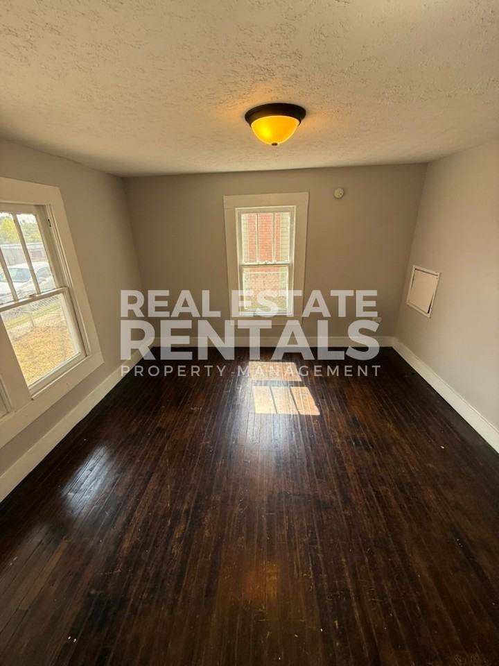 205 Fourth Street Southwest #1 - Photo 7 of 9