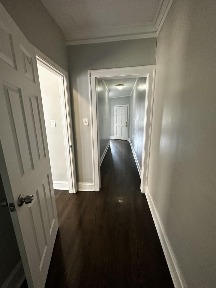 1402 North Harding Avenue - Photo 7 of 9