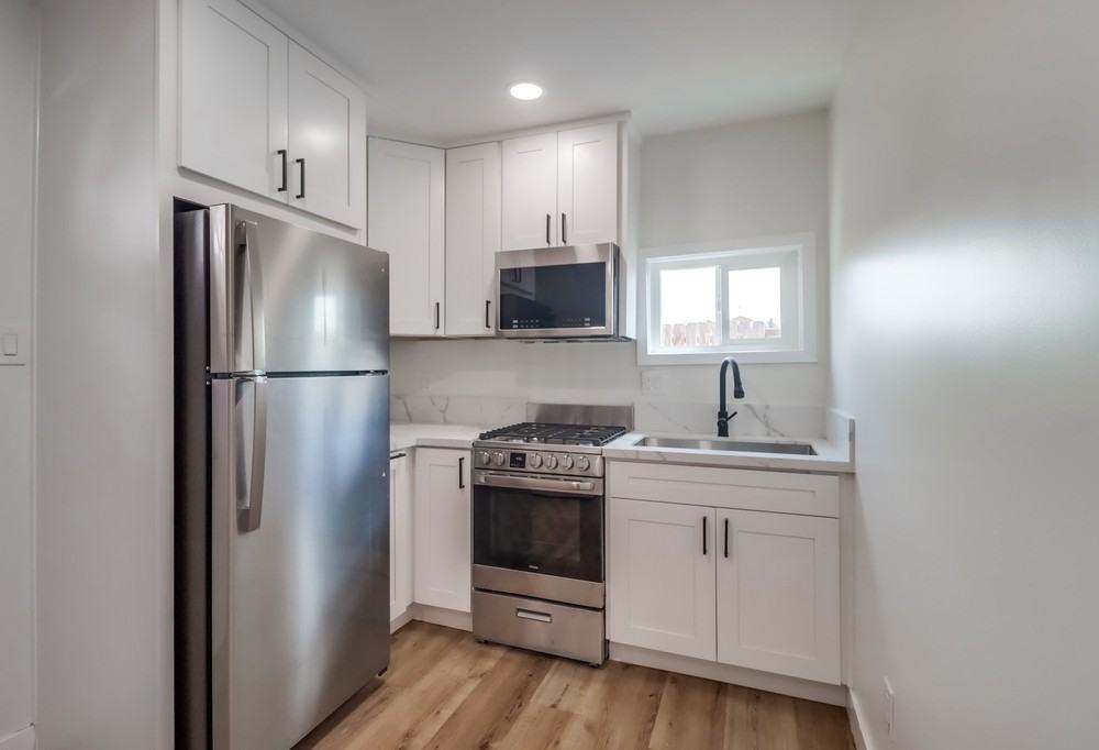 885 Encina Ave #2 - Photo 5 of 9