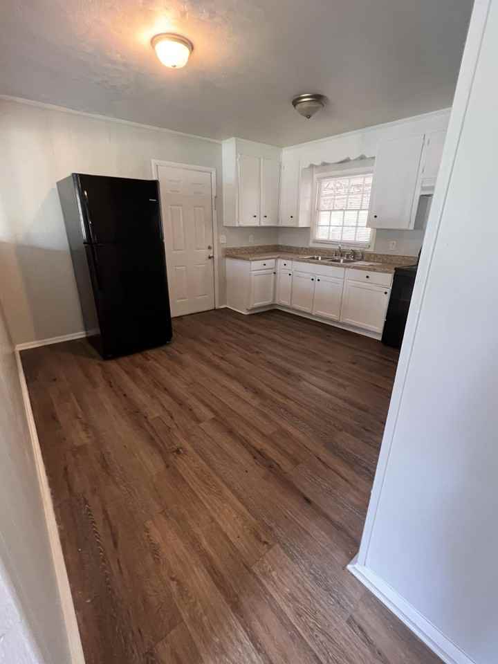 106 Whiteoak Circle - Photo 2 of 15