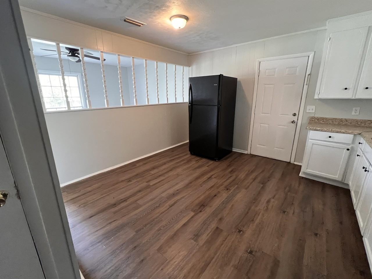 106 Whiteoak Circle - Photo 4 of 15