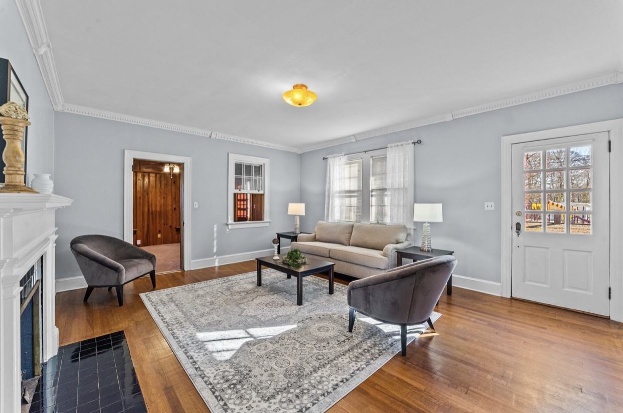 2309 E 5th St #1 - Photo 3 of 50