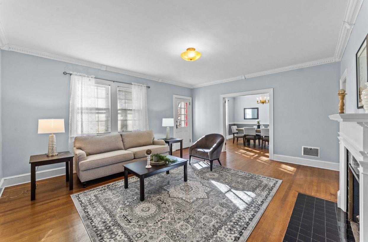 2309 E 5th St #1 - Photo 4 of 50