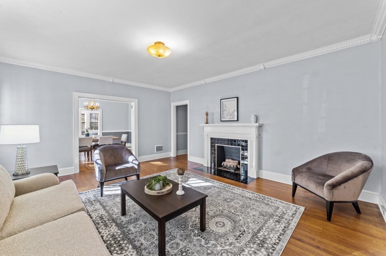 2309 E 5th St #1 - Photo 5 of 50