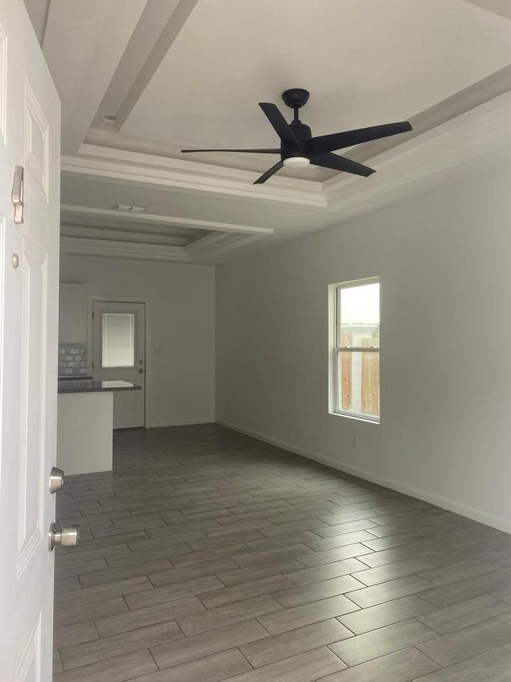 405 Rafael Dr #4 - Photo 3 of 10