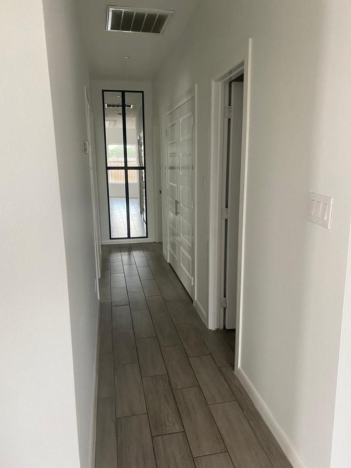 405 Rafael Dr #4 - Photo 4 of 10