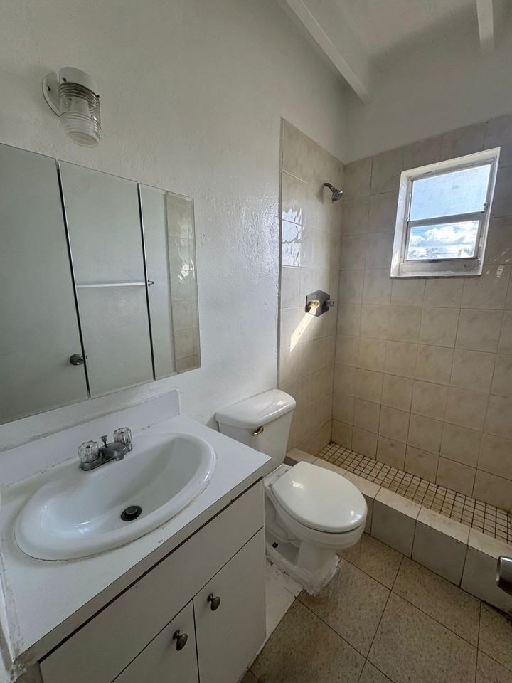 320 Sw 11th Ave #320-2 - Photo 4 of 6