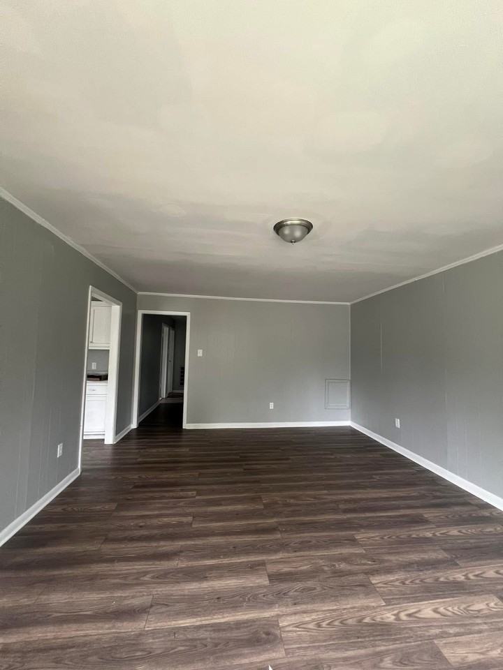1155 S College St #1 - Photo 2 of 8