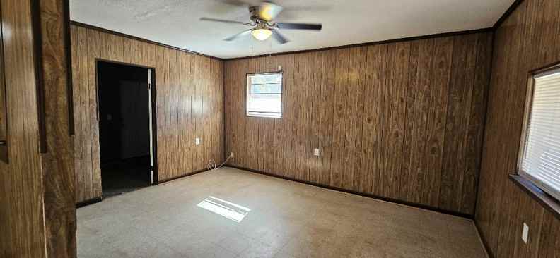 2404 Scott Road - Photo 7 of 30