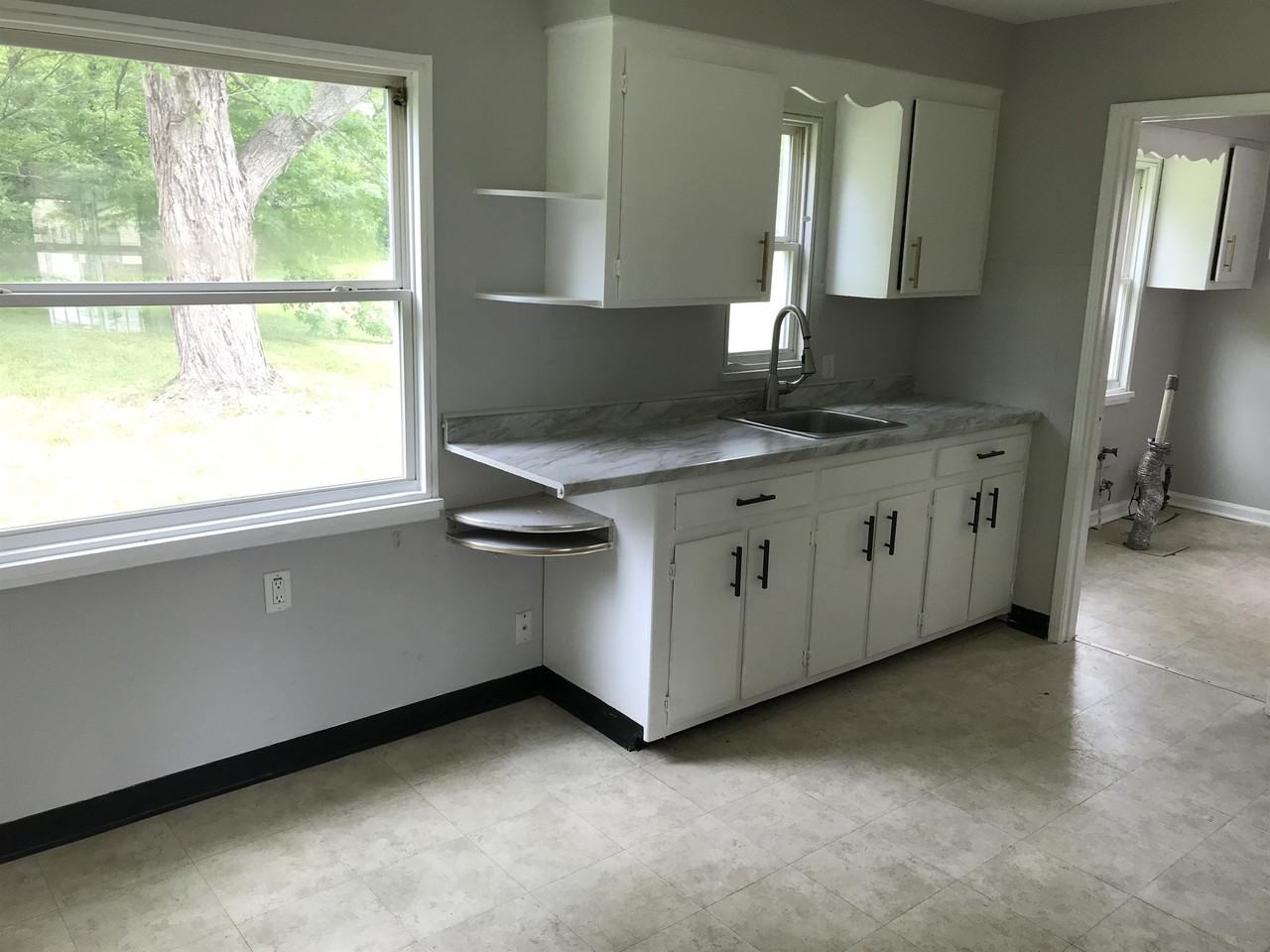 263 S Bon Air Ave #1 - Photo 5 of 8